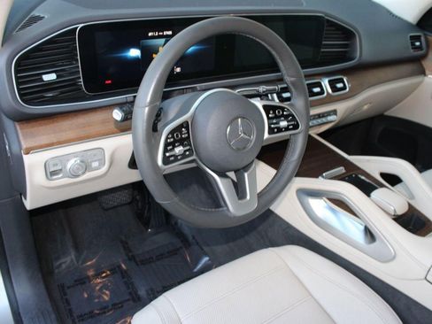 Used 2020 Mercedes-Benz GLE 350 4MATIC image 4