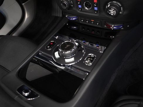 Used 2019 Rolls-Royce Dawn RWD image 56