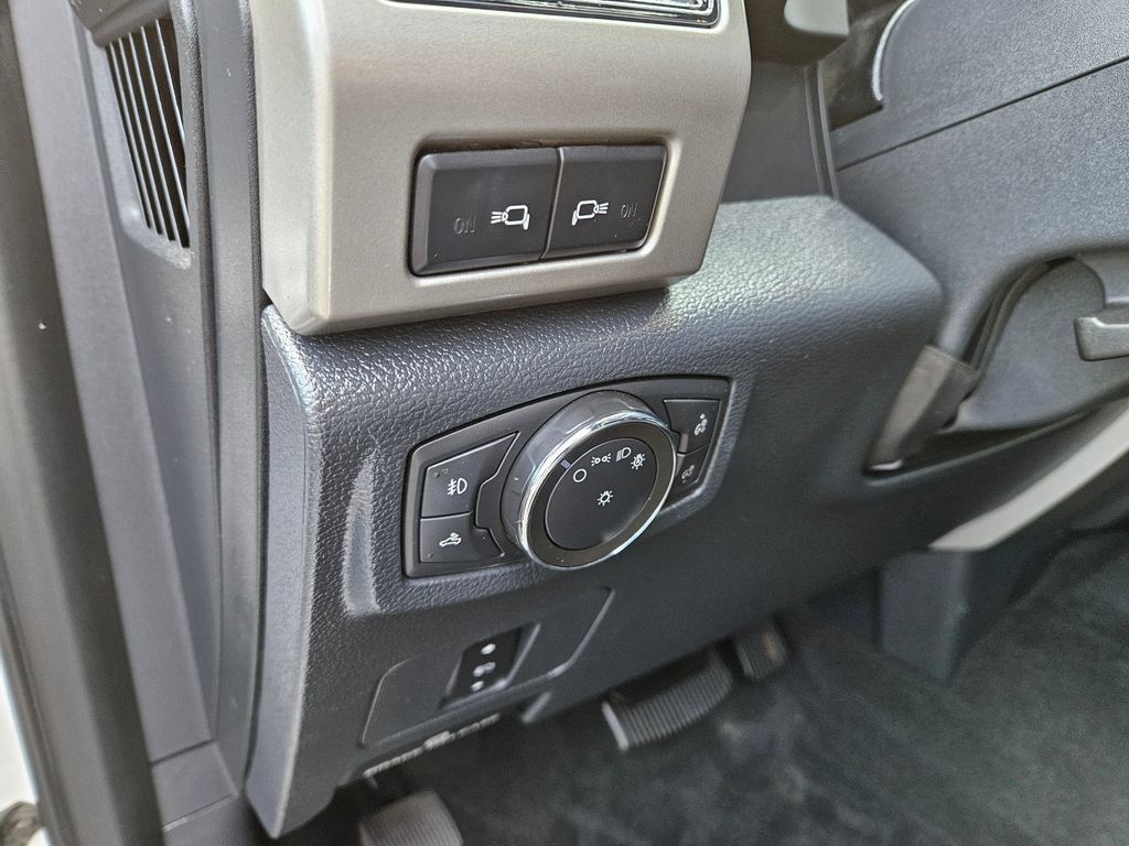 Used 2022 Ford F250 Lariat w/ Lariat Value Package AWD/4WD image 27