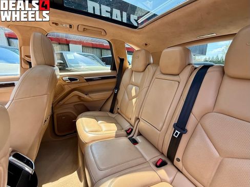 Used 2016 Porsche Cayenne GTS AWD/4WD image 38