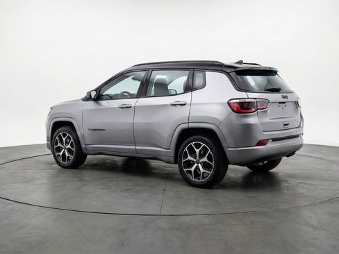 Used 2025 Jeep Compass Limited image 6