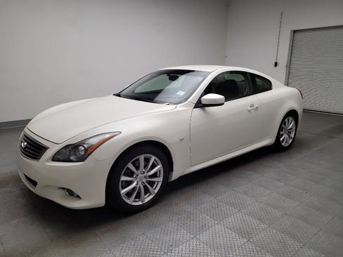 Used 2015 INFINITI Q60 Coupe image 2