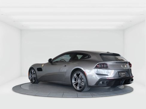 Certified 2018 Ferrari GTC4Lusso image 3