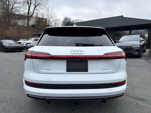 Used 2022 Audi e-tron Premium w/ Convenience Plus Package image 16