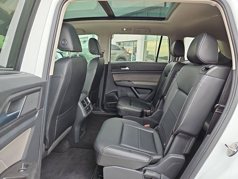 Used 2022 Volkswagen Atlas SE w/ Panoramic Sunroof Package image 10