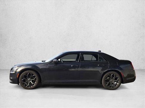 Used 2019 Chrysler 300 S image 8