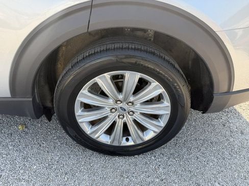 Used 2021 Ford Explorer Limited AWD/4WD image 9