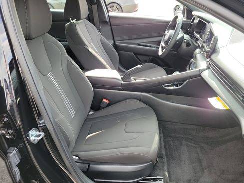 Certified 2025 Hyundai Elantra Sport w/ Cargo Package image 17