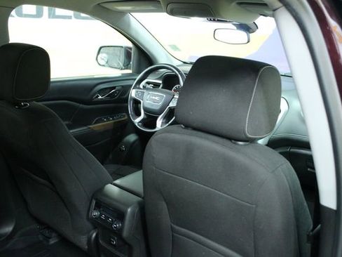 Used 2017 GMC Acadia SLE image 10