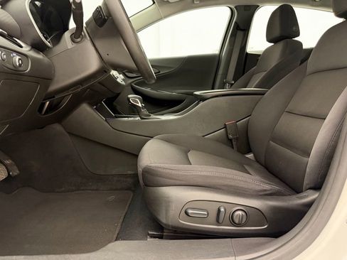 Used 2024 Chevrolet Malibu LT FWD image 3