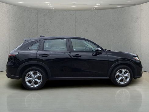 Used 2025 Honda HR-V LX image 6