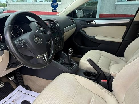 Used 2013 Volkswagen Jetta SE FWD image 10