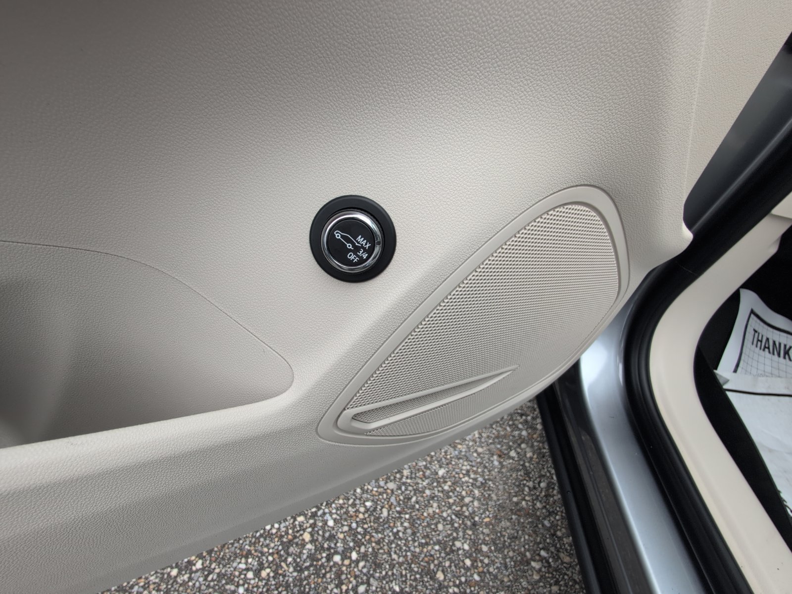 Used 2022 Buick Envision Essence w/ Safety Package FWD image 13