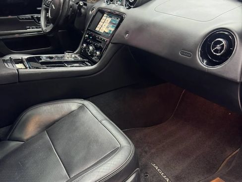 Used 2015 Jaguar XJ RWD image 32