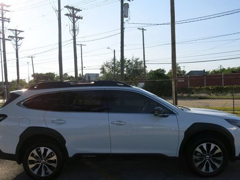 Used 2024 Subaru Outback Limited AWD/4WD image 5