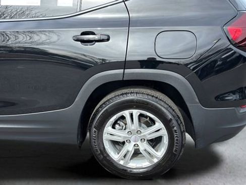 Used 2024 GMC Terrain SLE image 34