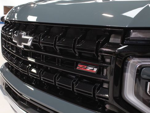 Used 2025 Chevrolet Tahoe Z71 w/ Z71 Off-Road Package AWD/4WD image 8