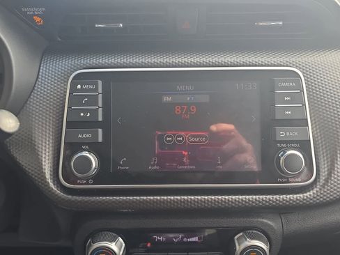 Used 2020 Nissan Kicks SV image 9