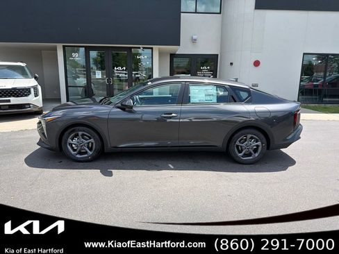 New 2026 Kia K4 FWD image 2