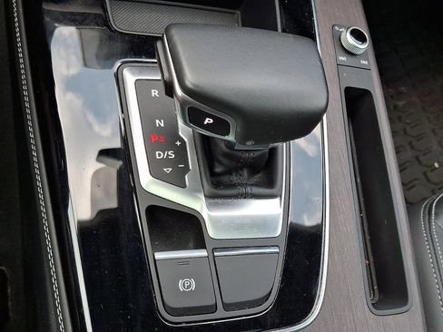 Used 2021 Audi Q5 2.0T Premium Plus w/ Premium Plus Package AWD/4WD image 15