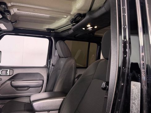 Used 2023 Jeep Wrangler Unlimited AWD/4WD image 24