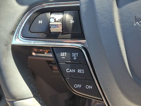 Used 2022 Lincoln Nautilus Reserve AWD/4WD image 22