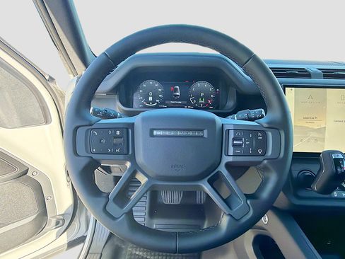 New 2026 Land Rover Defender 130 X-Dynamic SE image 41