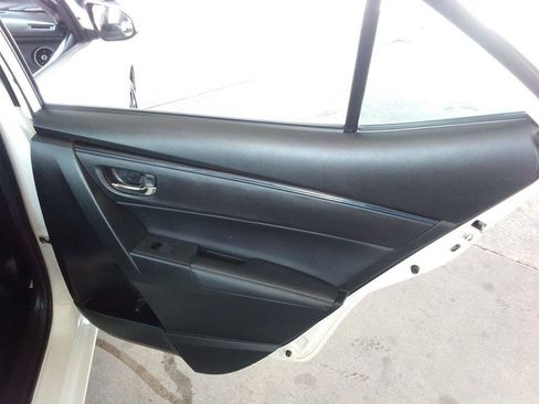 Used 2018 Toyota Corolla SE FWD image 22