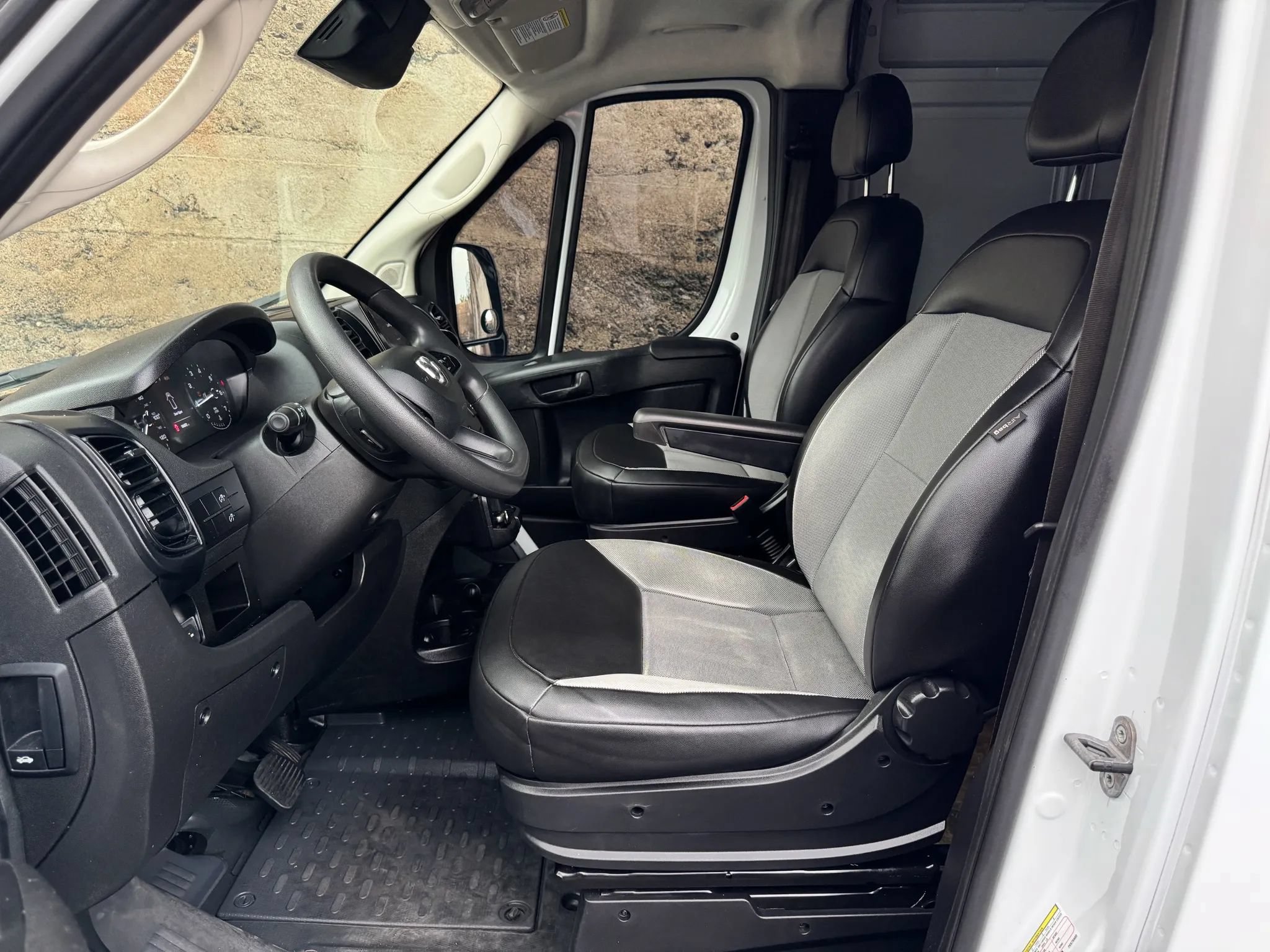 Used 2023 RAM ProMaster 2500 FWD image 21
