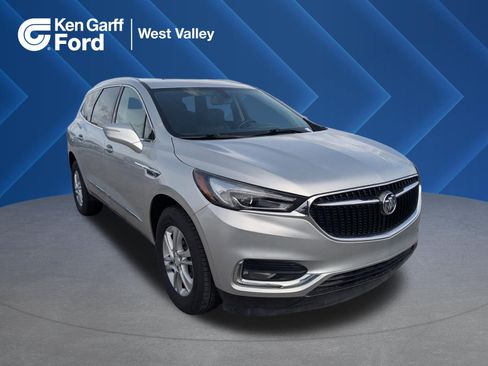 Used 2019 Buick Enclave Essence image 1