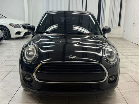 Used 2021 MINI Cooper 4-Door Hardtop image 2
