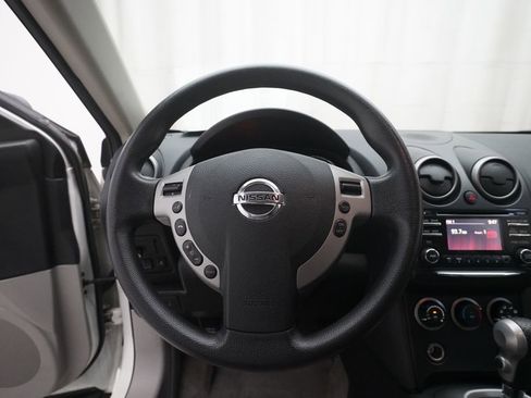 Used 2012 Nissan Rogue SV image 4