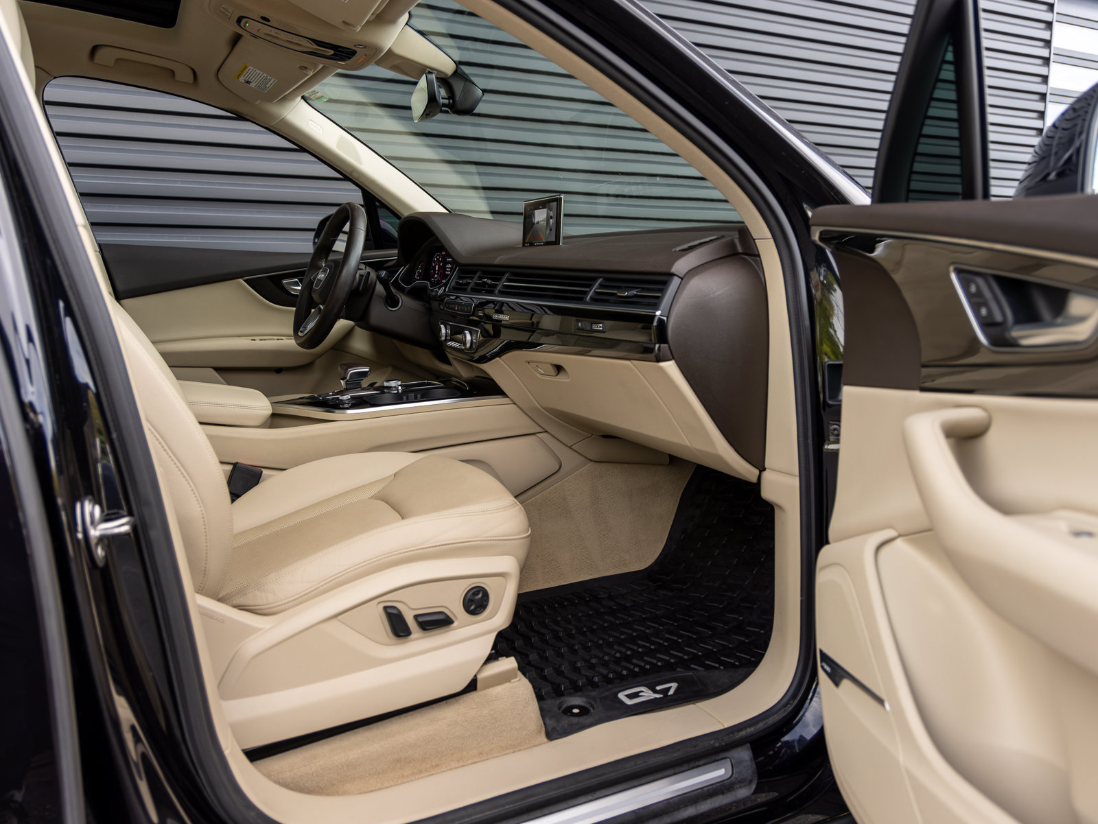 Used 2019 Audi Q7 3.0T Premium Plus w/ Premium Plus Package AWD/4WD image 33