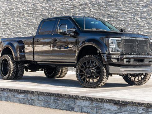 Used 2022 Ford F450 Limited w/ FX4 Off-Road Package image 2