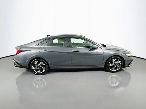 Used 2025 Hyundai Elantra SEL FWD image 6