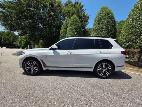 Used 2020 BMW X7 xDrive40i w/ M Sport Package AWD/4WD image 2