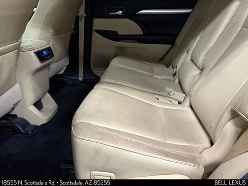 Used 2016 Toyota Highlander XLE FWD image 21