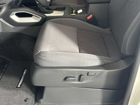 Used 2025 Nissan Frontier SV RWD image 13