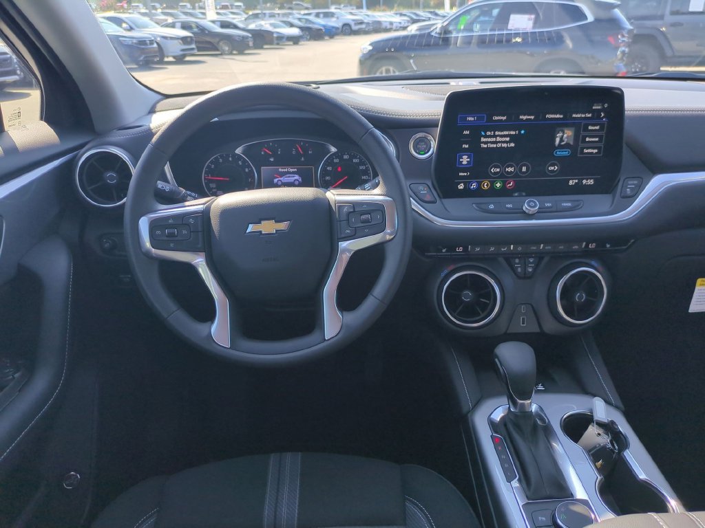 New 2026 Chevrolet Blazer LT w/ Convenience Package FWD image 27