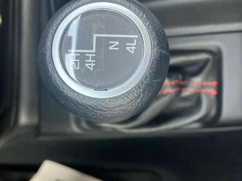 Used 2022 Jeep Gladiator Rubicon w/ Cold Weather Group AWD/4WD image 32