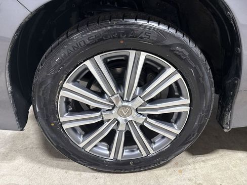 Used 2017 Lexus LX 570 4WD w/ Luxury Package image 27