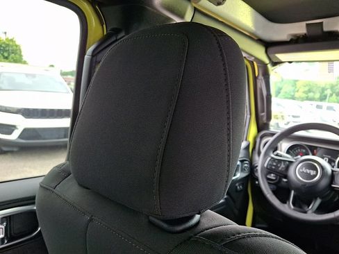 Used 2023 Jeep Wrangler Unlimited w/ Cold Weather Group AWD/4WD image 14