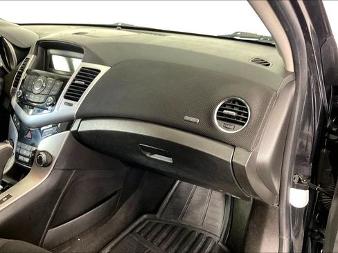Used 2013 Chevrolet Cruze LT FWD image 19