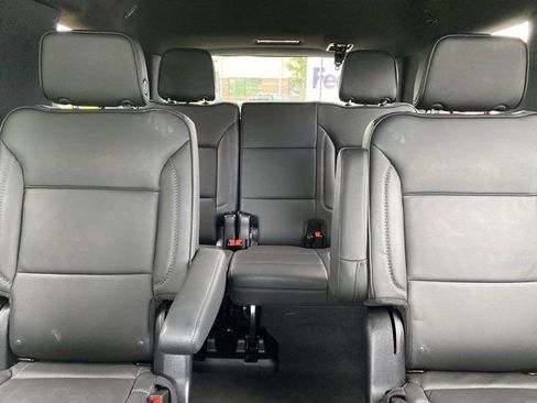 Used 2025 GMC Yukon Denali AWD/4WD image 33