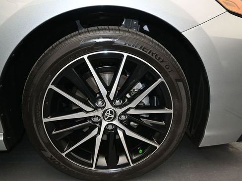 Used 2024 Toyota Camry SE image 18