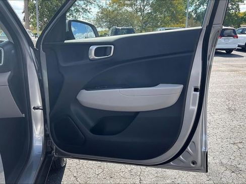 New 2025 Hyundai Venue SEL image 28