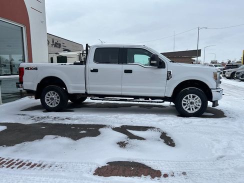 Used 2019 Ford F250 XLT image 2