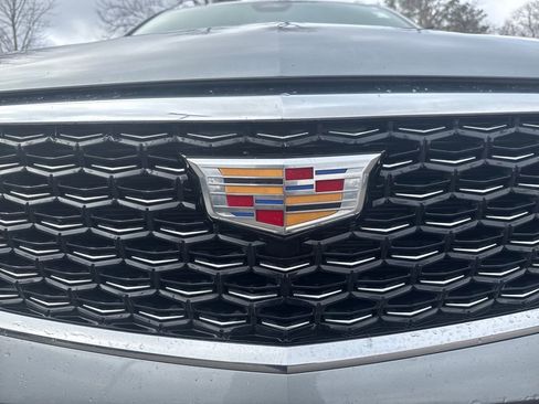 Used 2024 Cadillac XT4 Premium Luxury image 37