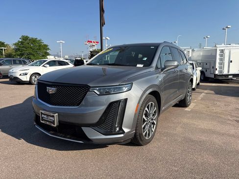Used 2021 Cadillac XT6 Sport w/ Platinum Package AWD/4WD image 4