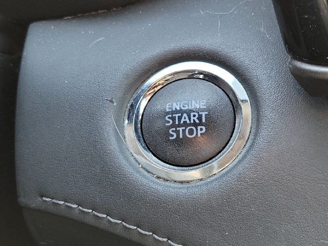 Used 2022 Toyota Highlander XLE AWD/4WD image 17